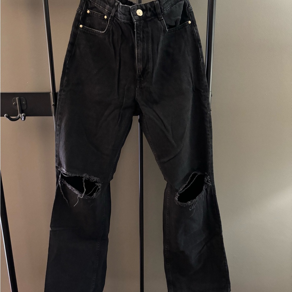 Zara Women’s Black Relaxed Jeans